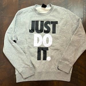 Adult nike sweatshirt. Size M